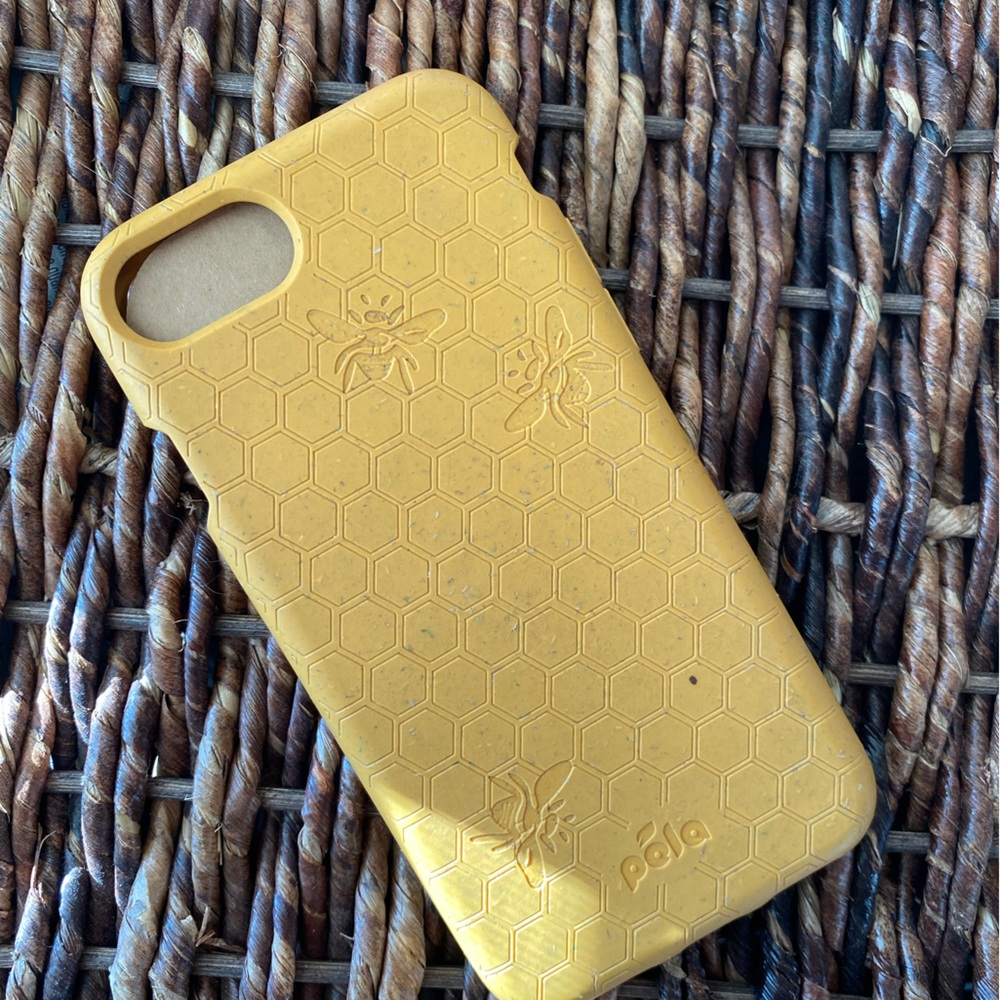 Honey Bee Pela Case